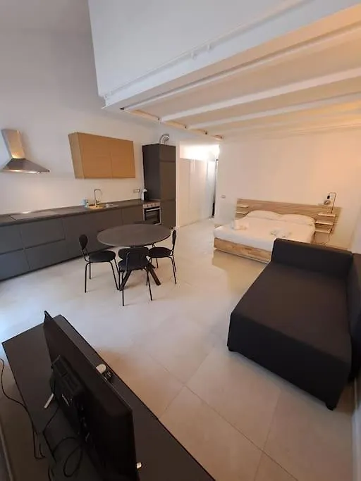 Le Petit Arc Apartment Parma Italy